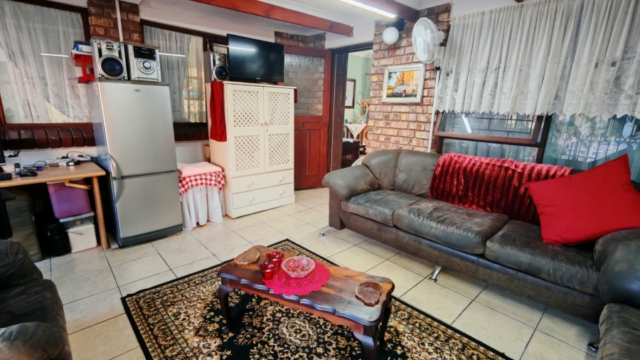3 Bedroom Property for Sale in Deoville Park Western Cape